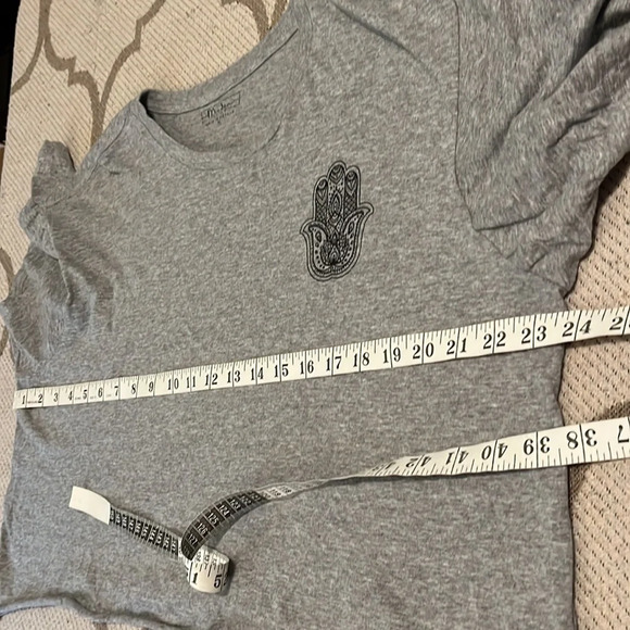 Miken cropped ‘do more of what makes you happy’ raw hem top - Picture 8 of 10